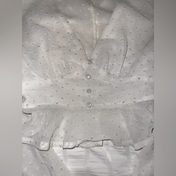 White blouse - Picture 2 of 2